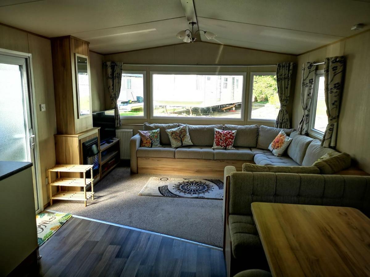 Pebble Bay Retreat Villa Milford on Sea Esterno foto