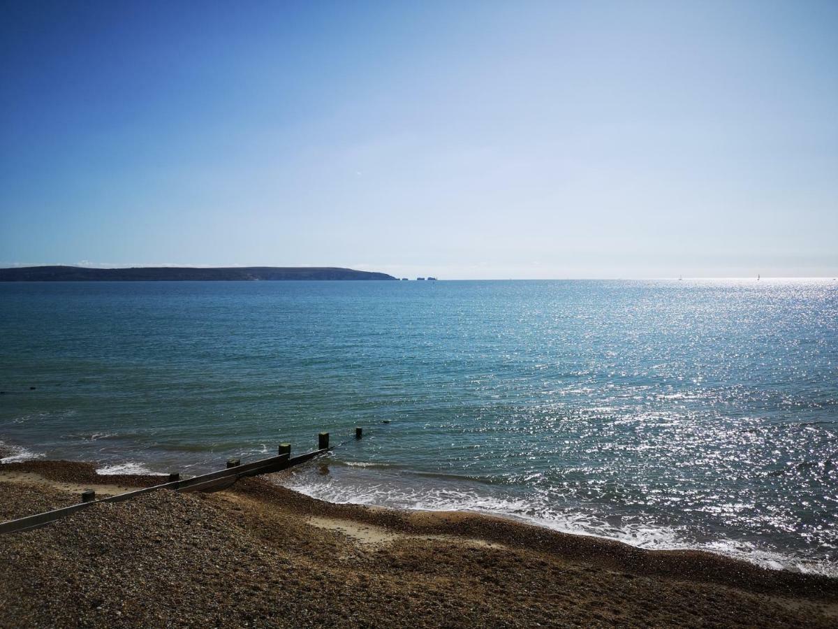 Pebble Bay Retreat Villa Milford on Sea Esterno foto